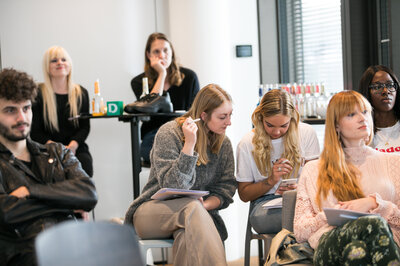 Workshop-Reihe des Deichmann-Influencer-Clubs startet erfolgreich