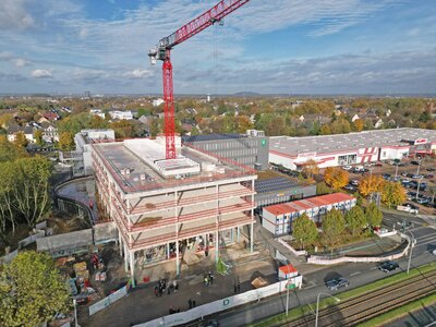 Das neue Hauptgebäude der DEICHMANN-Zentrale in Essen nimmt Form an.