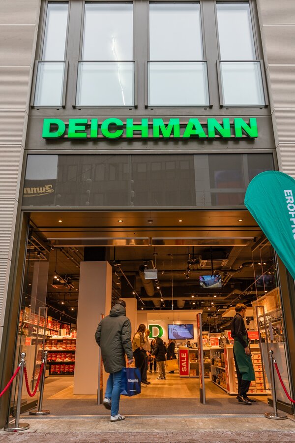 Blick auf den neuen DEICHMANN-Flagshipstore auf der Schildergasse in Köln. Fotos: Rüdiger Fessel / DEICHMANN