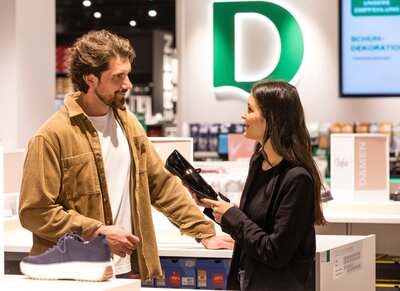 Das DEICHMANN Konzept konnte auch im Jubiläumsjahr wieder punkten, Fotohinweis © DEICHMANN SE, Rüdiger Fessel Das DEICHMANN Konzept konnte auch im Jubiläumsjahr wieder punkten, Fotohinweis © DEICHMANN SE, Rüdiger Fessel