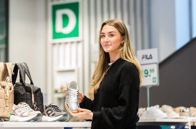 Modische Sneaker verbinden Trends mit Tragekomfort. Fotohinweis: DEICHMANN SE, Rüdiger Fessel