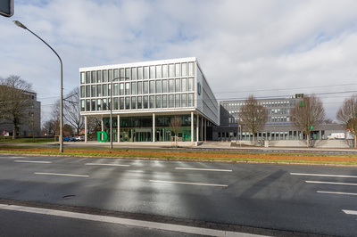 Das neue, hochmoderne Bürogebäude am Hauptsitz Essen. Fotohinweis: DEICHMANN SE, Rüdiger Fessel